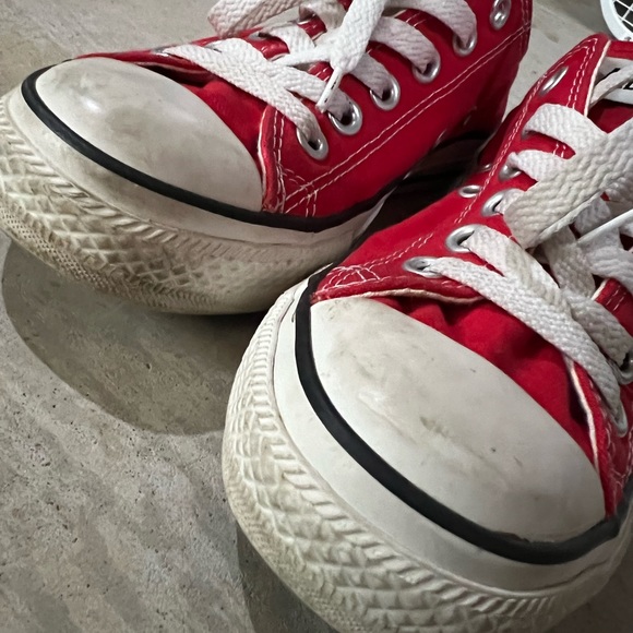 Red Unisex Converse - Picture 8 of 8